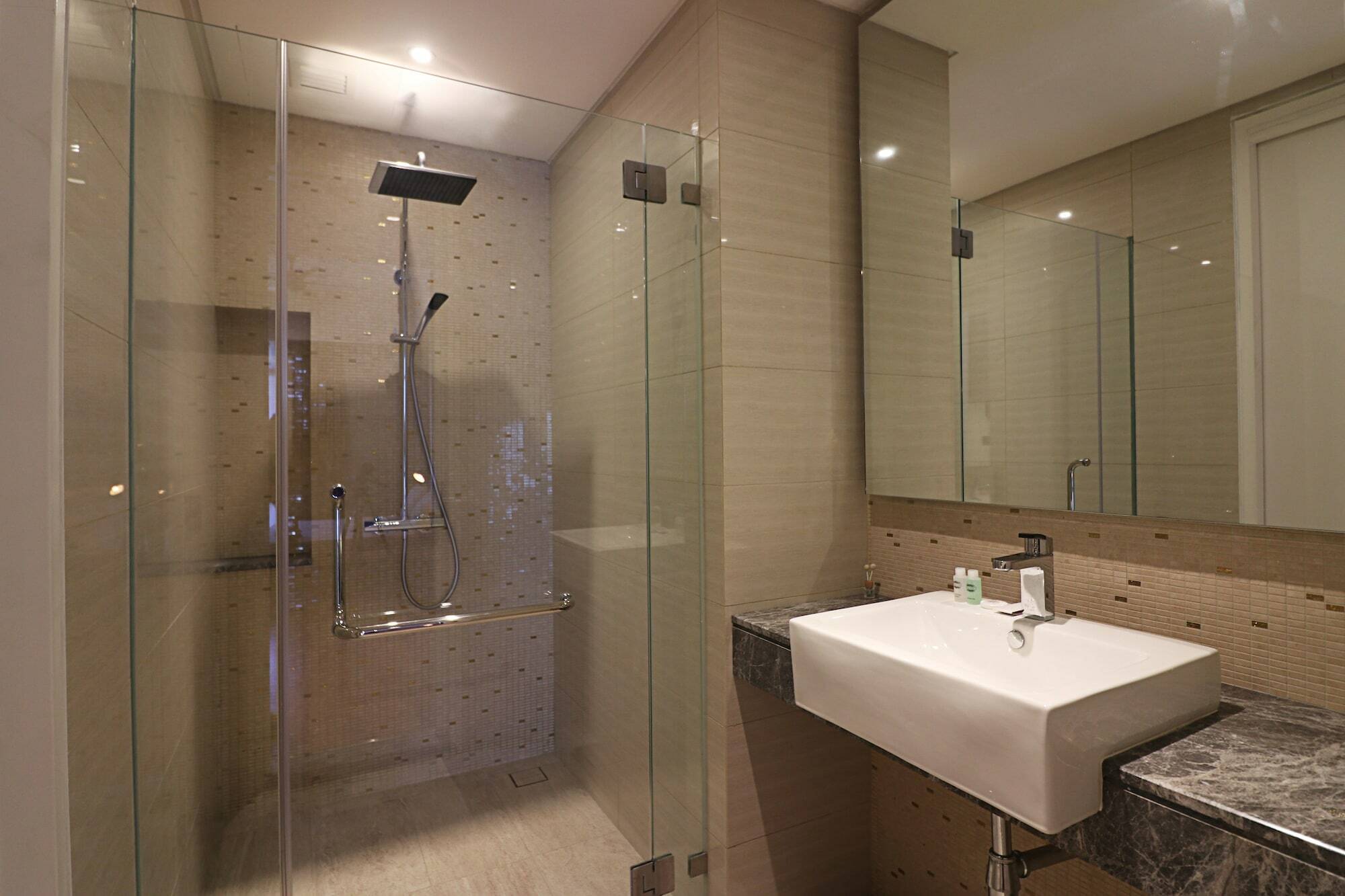 קואלה לומפור Anggun By Kl Suites מראה חיצוני תמונה